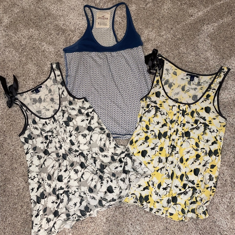 Women’s Size Small Tank Tops
